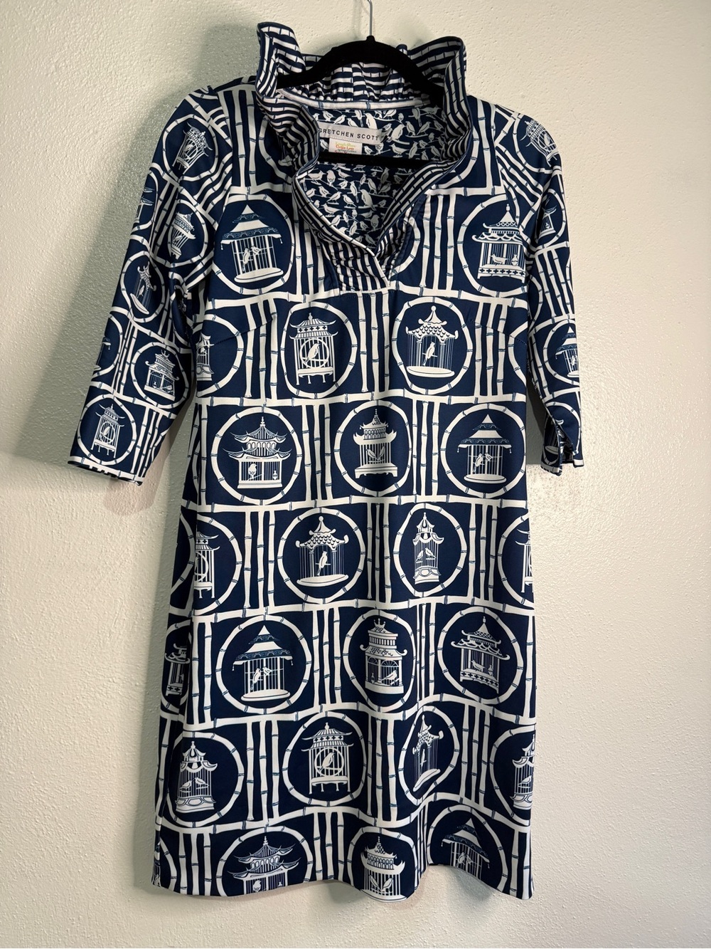 Gretchen Scott blue & white shift dress with standing ruffled collar. Sz S